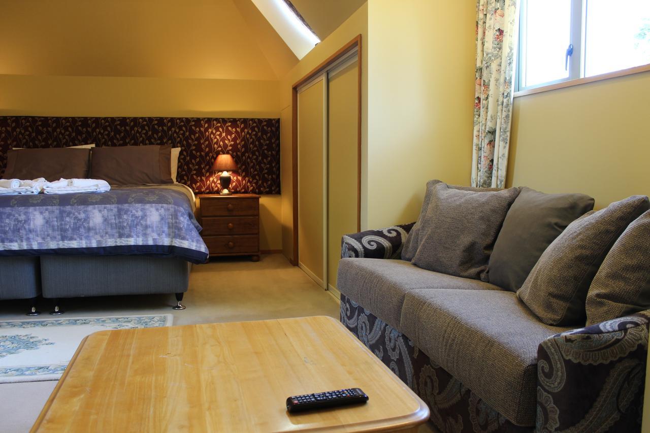 Shamrock Garden B&B Airport Christchurch Exteriör bild
